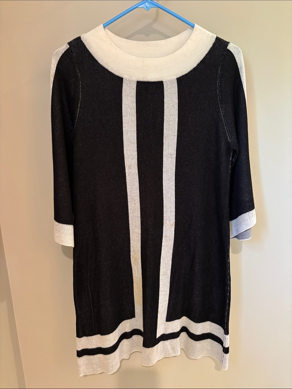 Alice + Olivia Black and Cream Crewneck Sweater Dress; size L